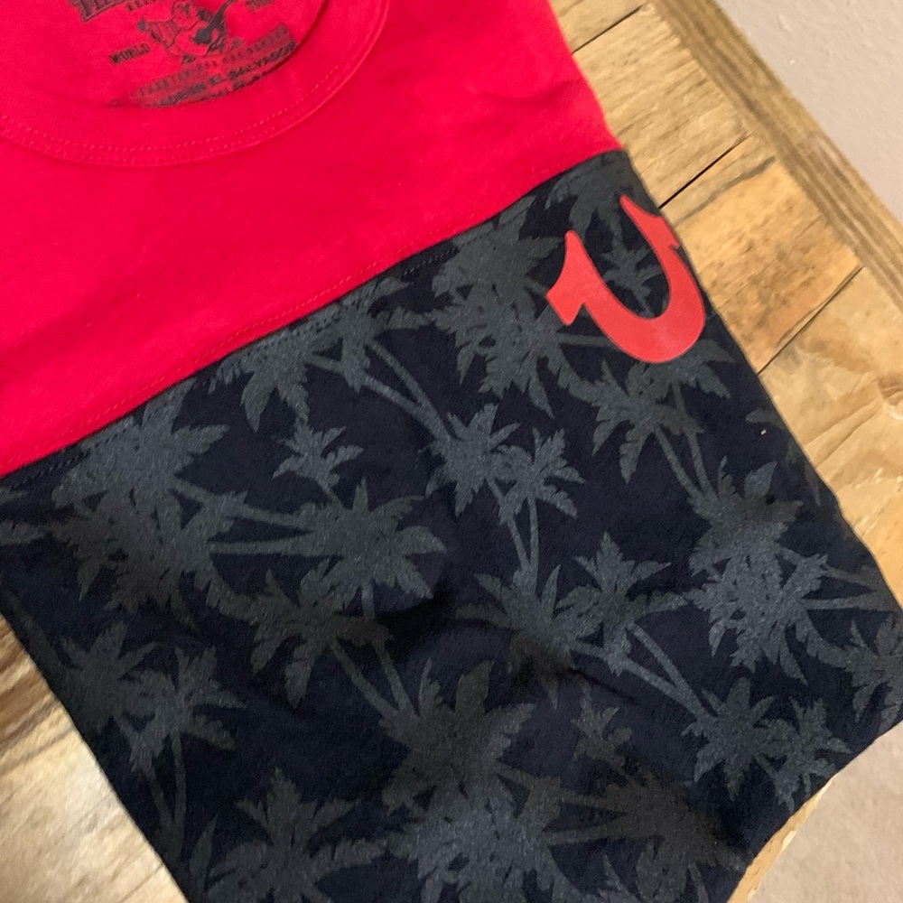 NWT TRUE RELIGION SHIRT